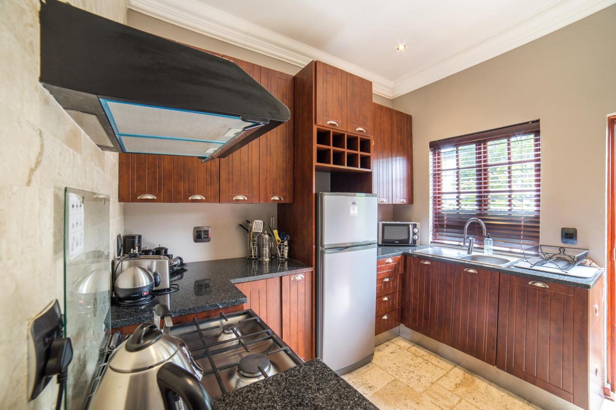 Tuareg Guest House Midrand Exteriör bild
