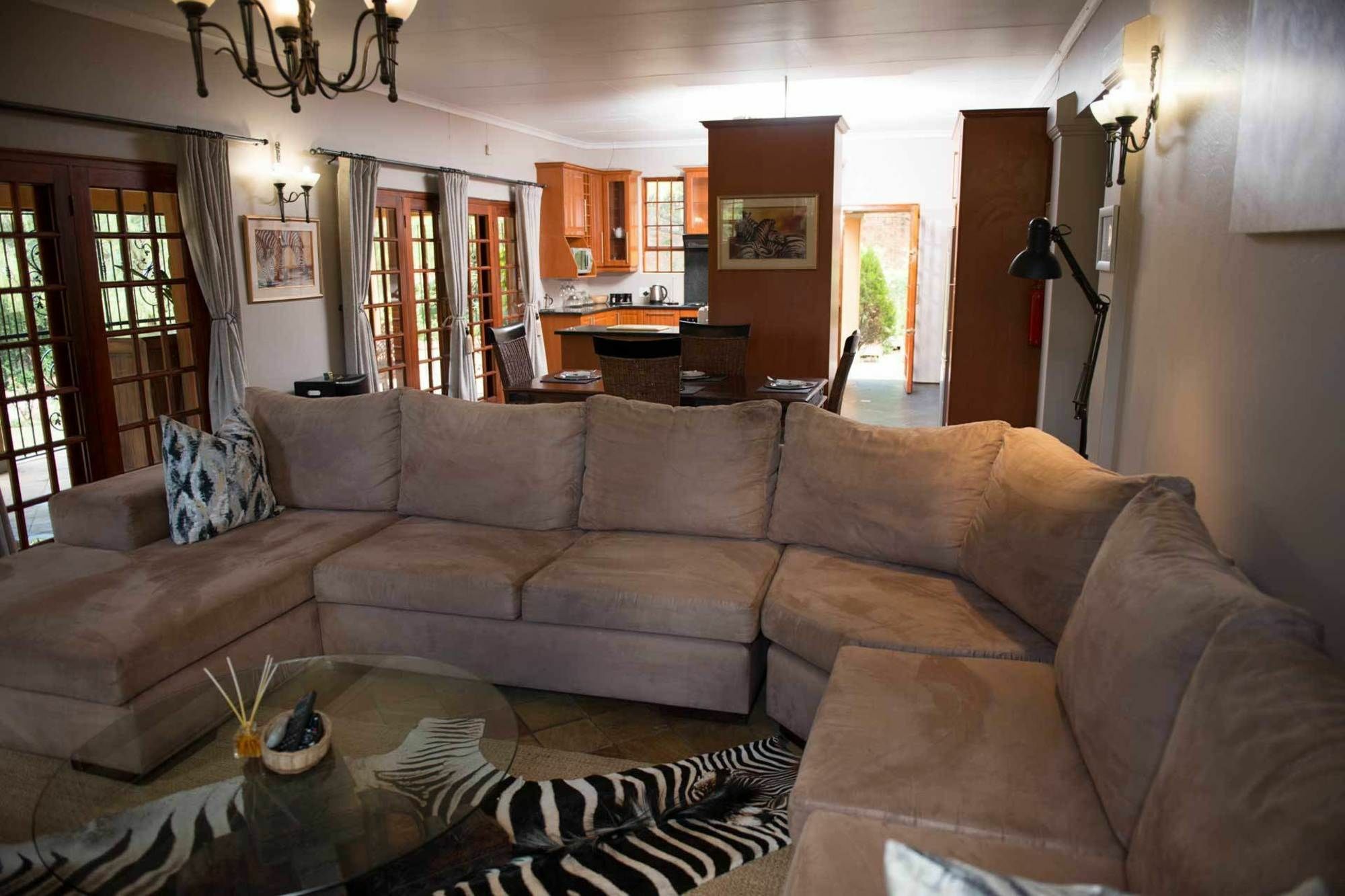 Tuareg Guest House Midrand Exteriör bild